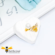 Load image into Gallery viewer, 18kt gold plated Sterling Silver 925 gold plated Freshwater Pearl & Bee Open Ring