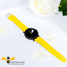 Load image into Gallery viewer, Shengke Sinobi Liberty Futuristic Ladies Leather Wrist Watch with Yellow band and Black watch face
