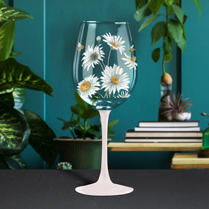 Tall stem wine glass with daisies and bumble bees