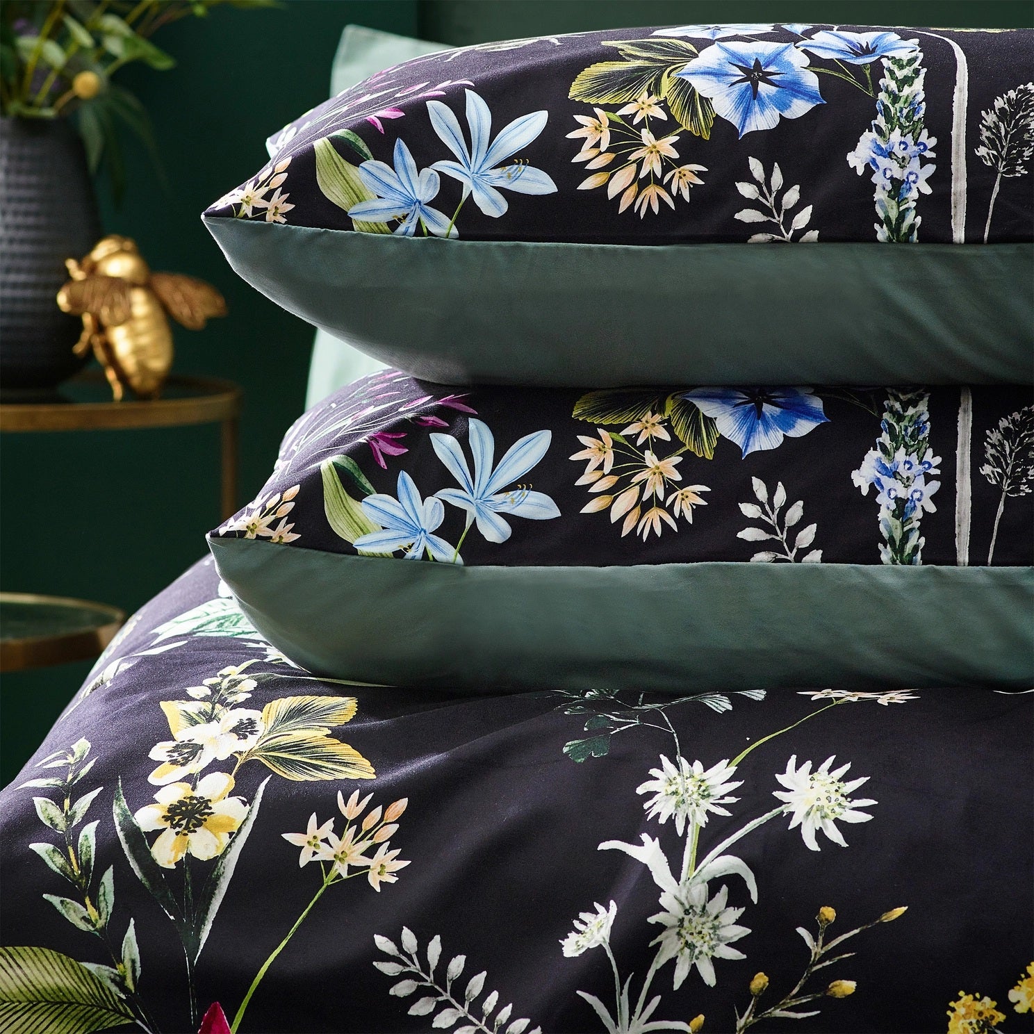 Wylder Nature Midnight Black Bee Floral Velvet Duvet Cover