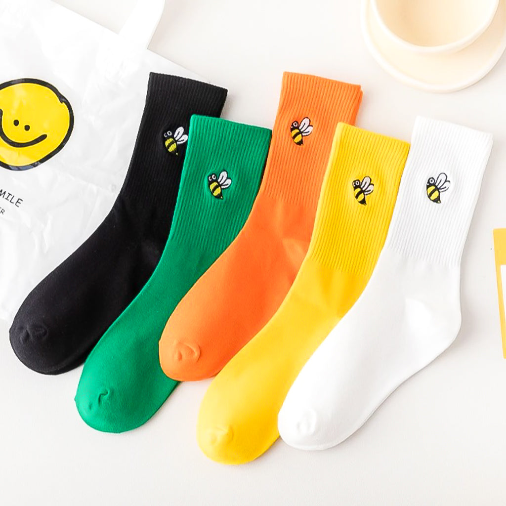 Pack of 5 pairs of solid multi colours women socks with bee embroidery detail