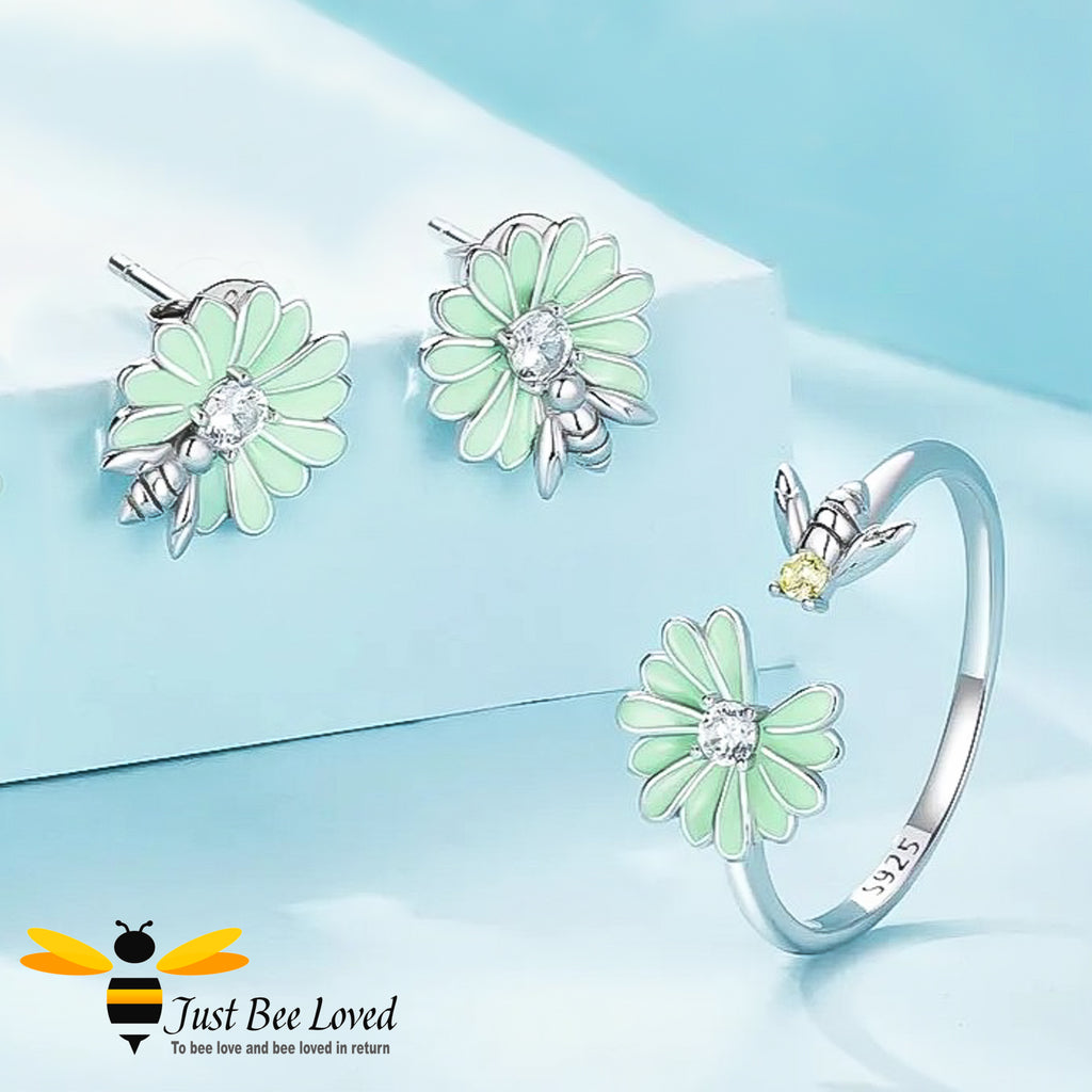 Flower and bee sterling silver 925 stud earrings and matching ring jewellery set