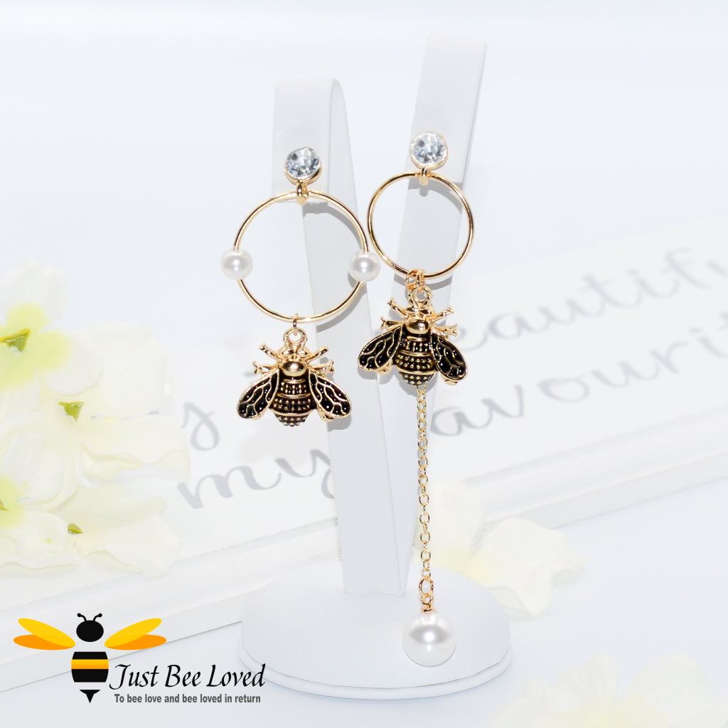 Asymmetrical hoop pearl bee fashion earrings in old colour