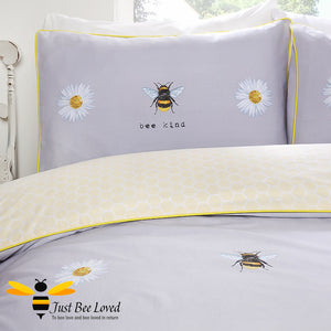 Bee Kind Bumblebees and daisies duvet cover bed set.