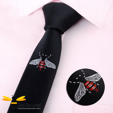 Load image into Gallery viewer, Men&#39;s handmade bee embroidered skinny tie in black 5cm width