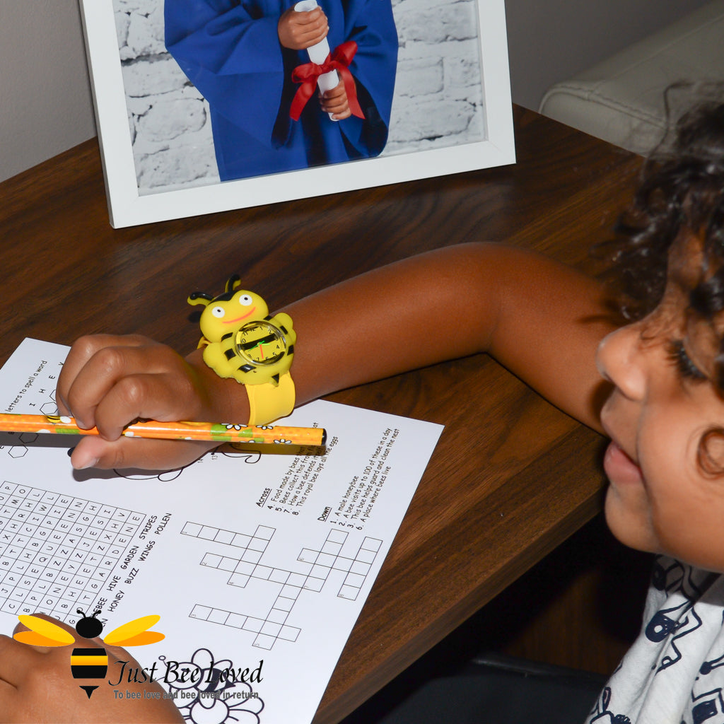 Children's Funny Bee Snap Watch in 3 Colours - Yellow