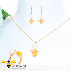Sterling Silver 925 gold plated Freshwater Pearl & Bee 3-piece jewellery set featuring matching ring, necklace and earrings