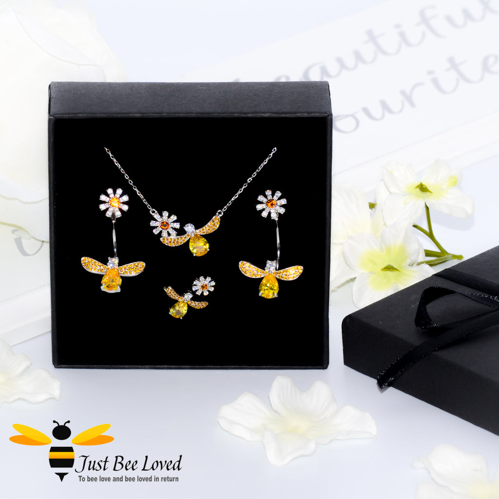 Sterling Silver 925 Bee & Daisy amber crystal Jewellery Set featuring a necklace, ring and earrings in a gift box.