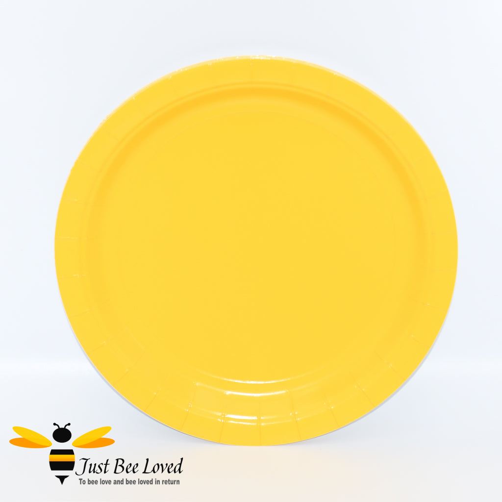 Disposable yellow round paper plates