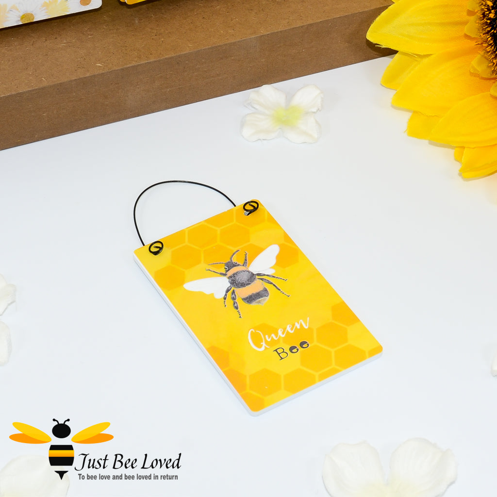 Sentimental wooden mini sign card with bee related message 'Queen Bee'.