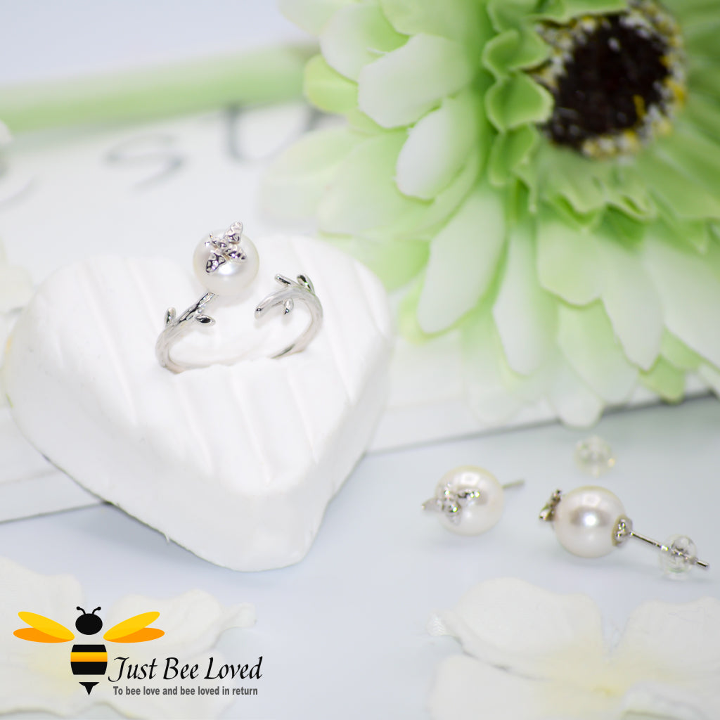 White Pearl & Bee Sterling Silver 925 Stud Earrings & Ring Jewellery Set
