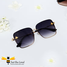 Load image into Gallery viewer, Square rimless bee sunglasses in gradient black lens colour