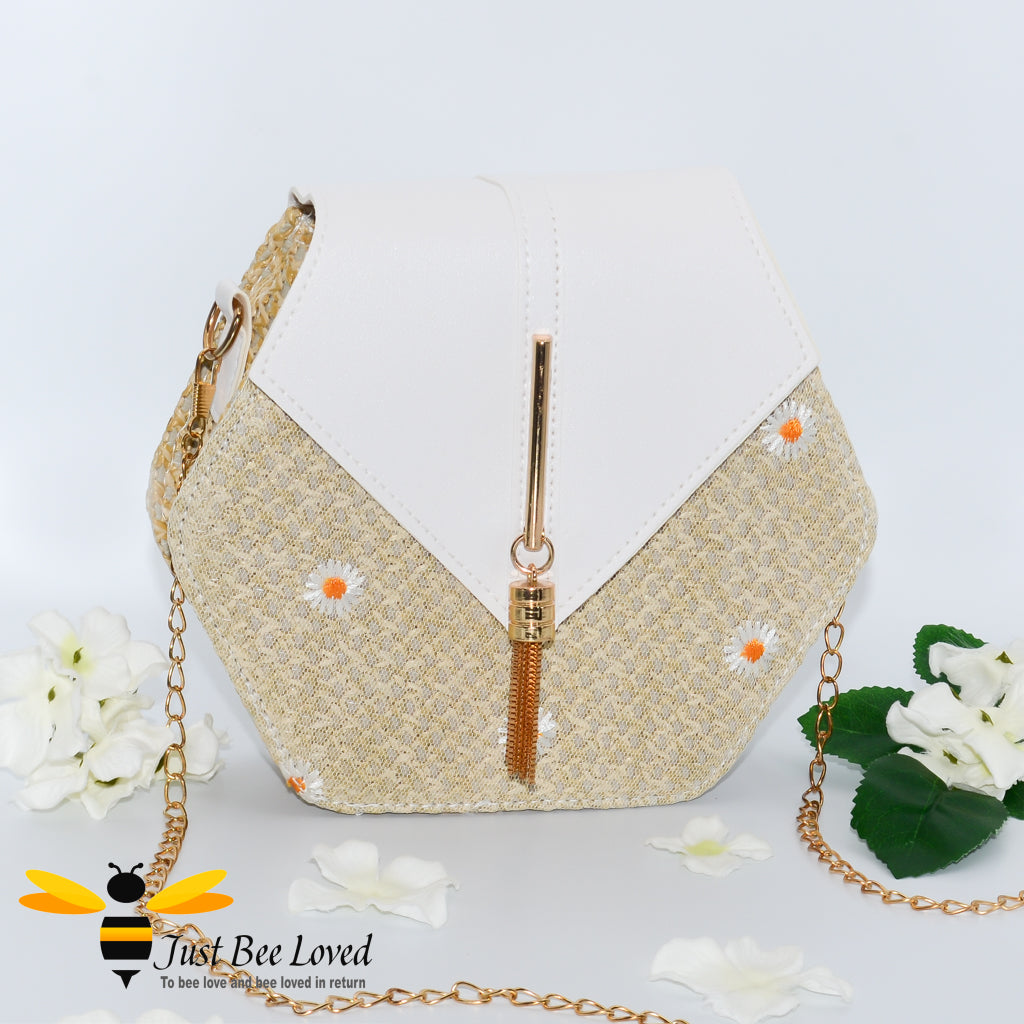 Hexagon straw rattan vegan leather bag with daisies lace decoration in white