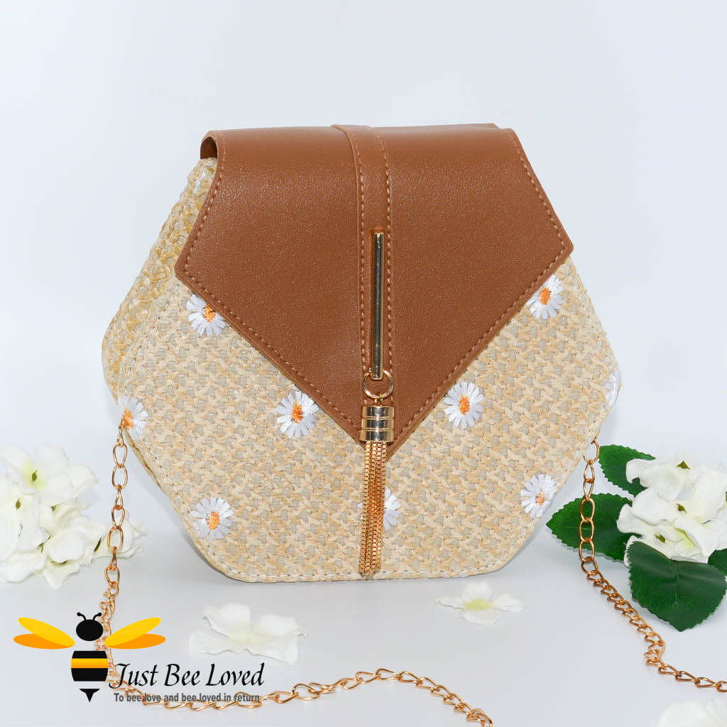 Hexagon straw rattan vegan leather bag with daisies lace decoration in brown