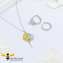 Load image into Gallery viewer, 2 piece sterling silver bee and honeycomb jewellery set of earrings and matching necklace.