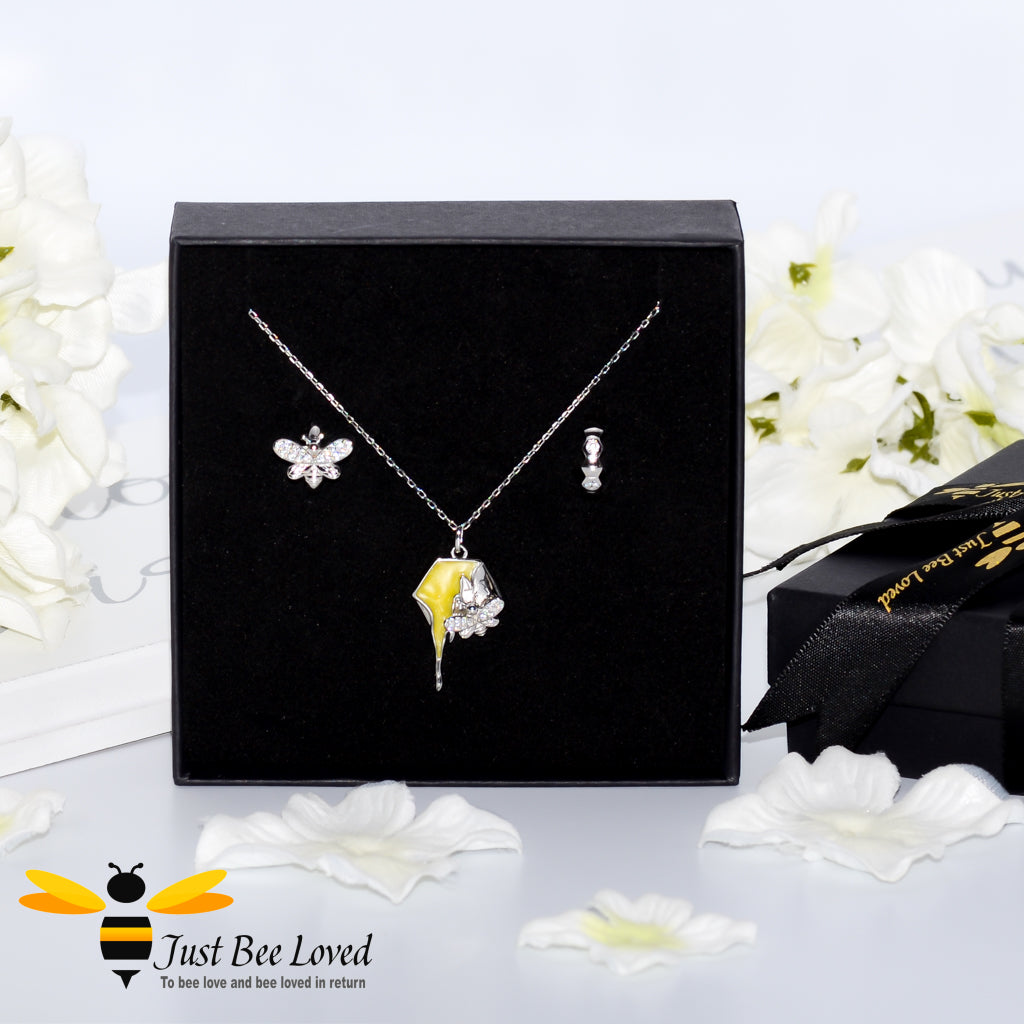2 piece sterling silver bee and honeycomb jewellery set of earrings and matching necklace in gift box.