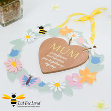Load image into Gallery viewer, Wooden mum wreath plaque with sentimental verse with carved bee, daisy flowers