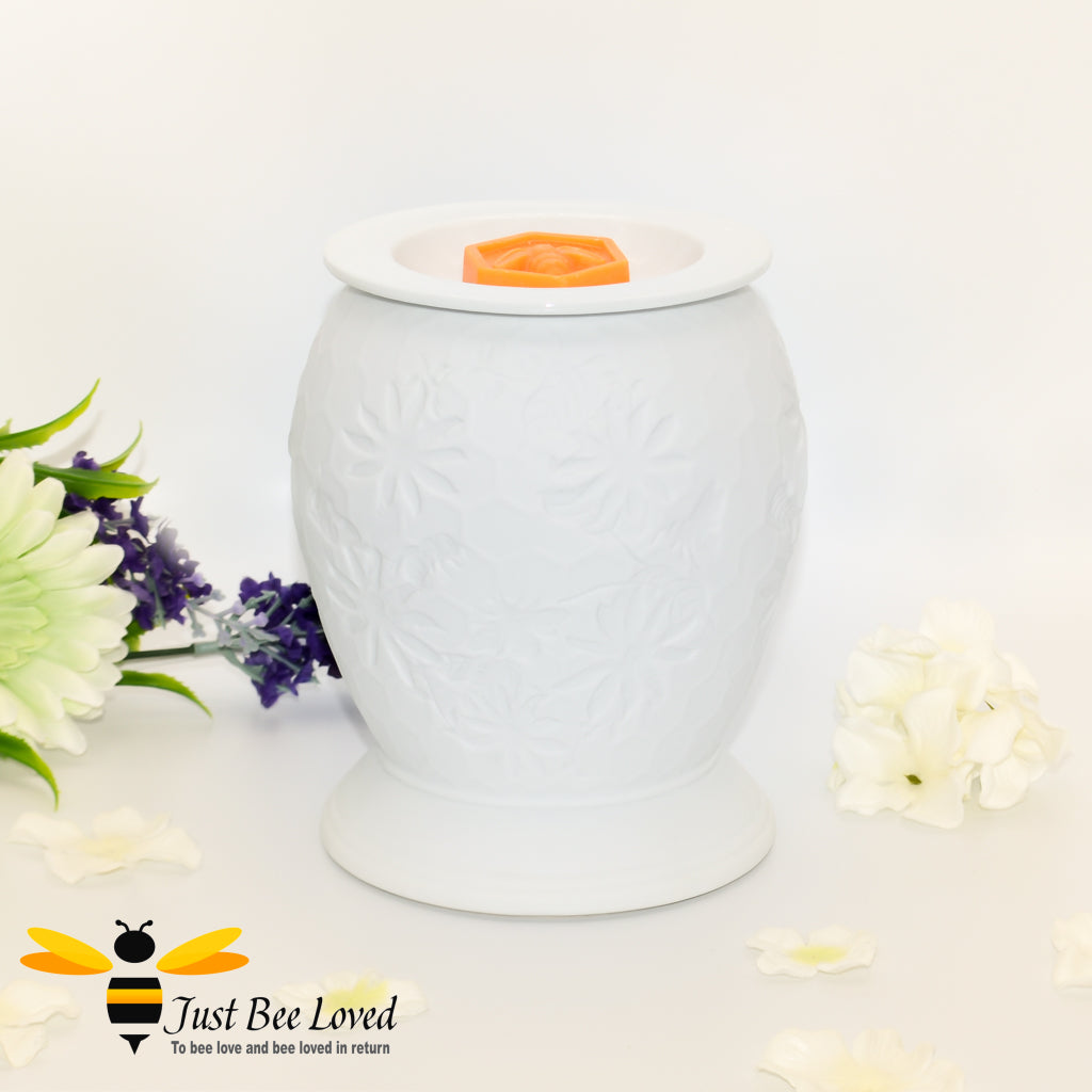Honeycomb and bees etched ceramic white electric aroma lamp with wax melts