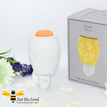 Load image into Gallery viewer, Honeycomb and bees etched ceramic white electric plug in aroma lamp with wax melt